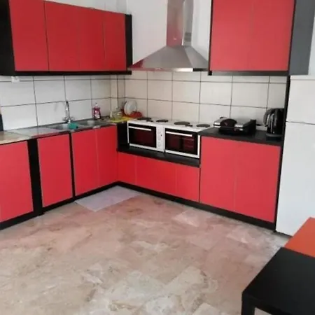 Fira Backpackers Place-2